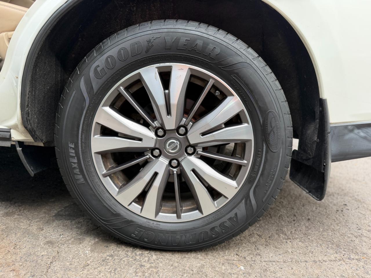 Nissan Pathfinder SL 4WD 2017