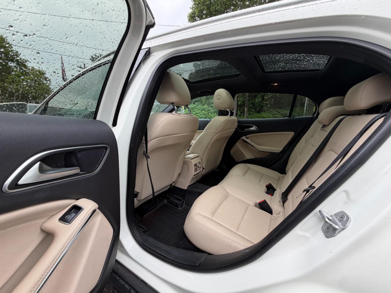 Mercedes-Benz GLA-Class GLA250 2016