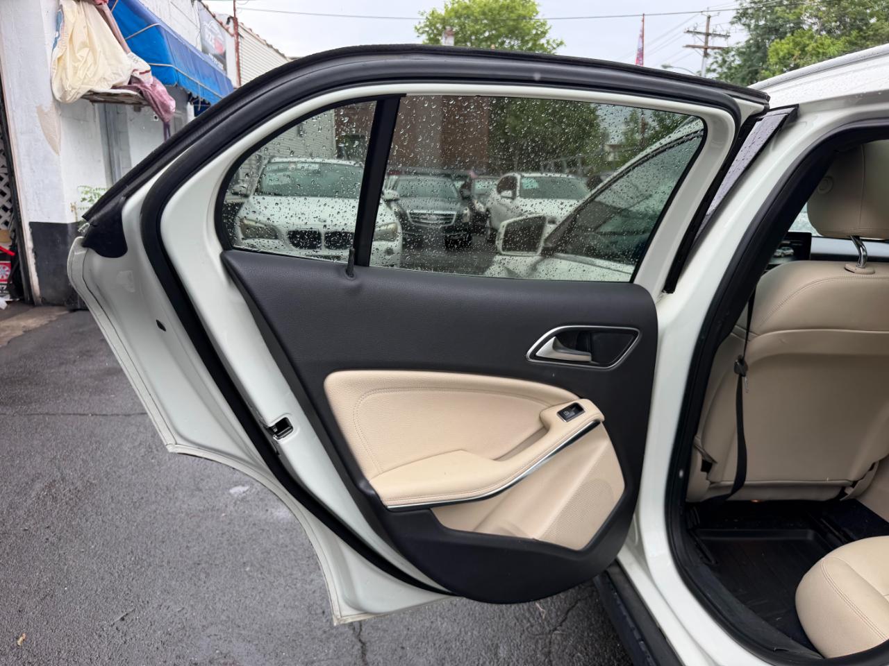 Mercedes-Benz GLA-Class GLA250 2016