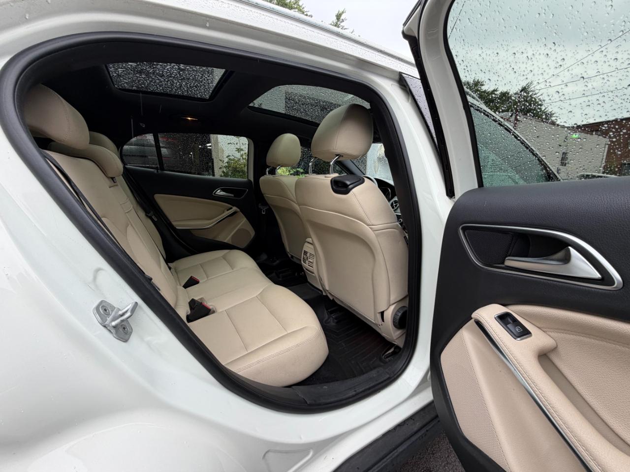 Mercedes-Benz GLA-Class GLA250 2016