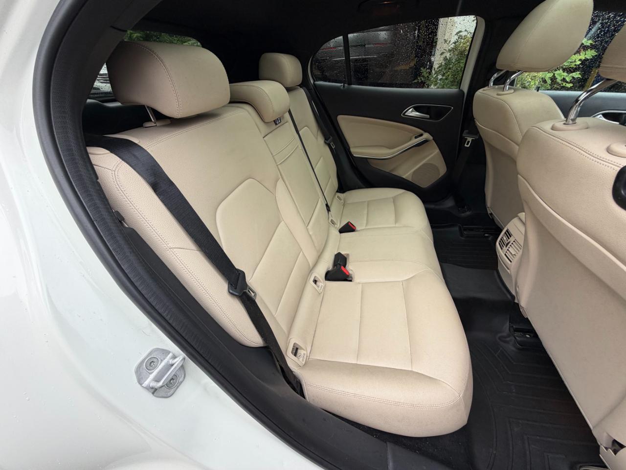 Mercedes-Benz GLA-Class GLA250 2016