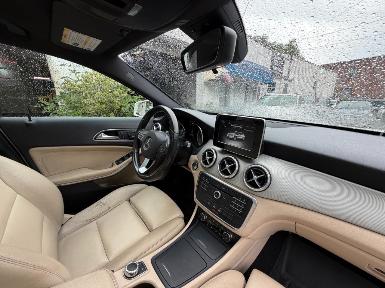 Mercedes-Benz GLA-Class GLA250 2016