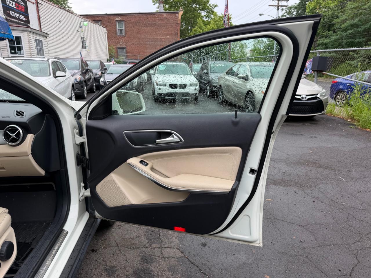 Mercedes-Benz GLA-Class GLA250 2016