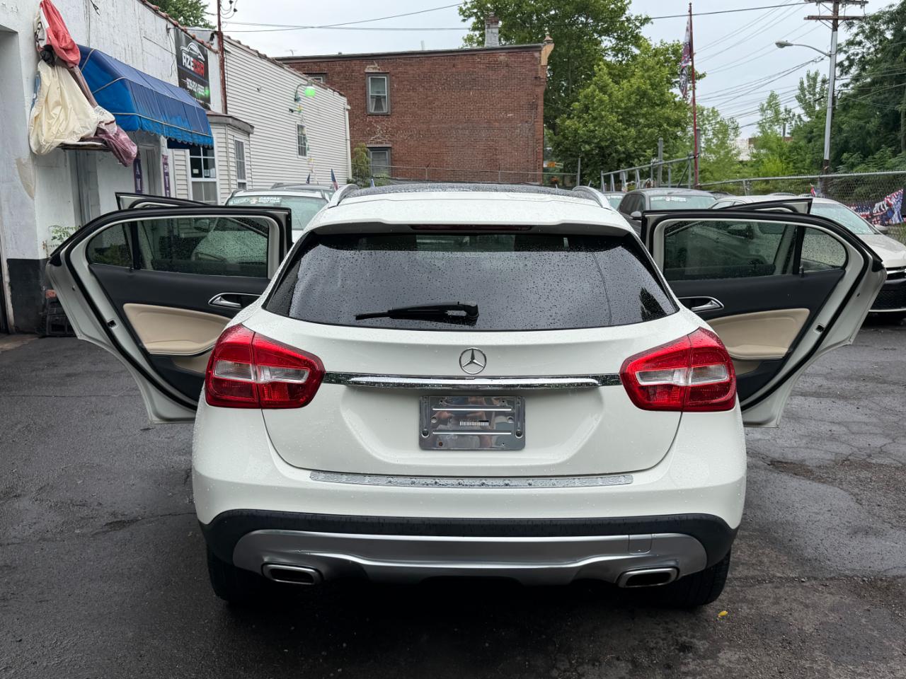 Mercedes-Benz GLA-Class GLA250 2016