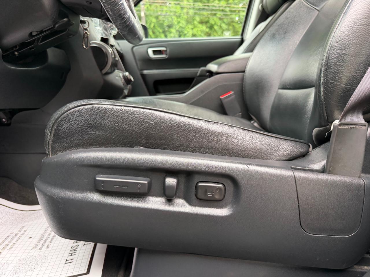 Honda Pilot EX-L 4WD 5-Spd AT with Navigation 2012