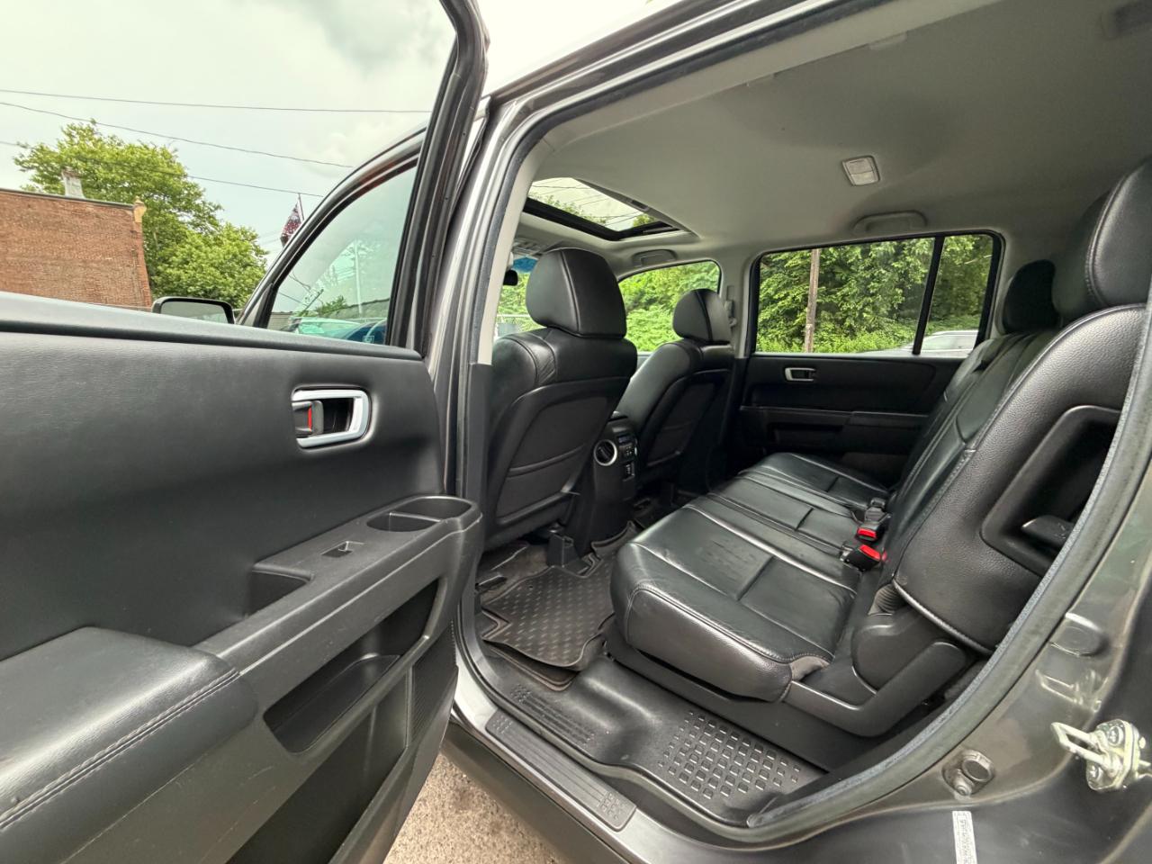 Honda Pilot EX-L 4WD 5-Spd AT with Navigation 2012