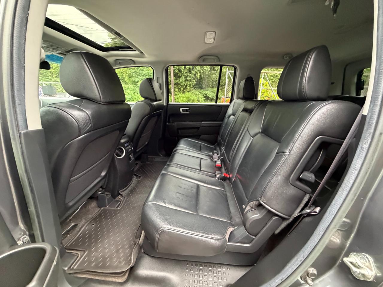 Honda Pilot EX-L 4WD 5-Spd AT with Navigation 2012