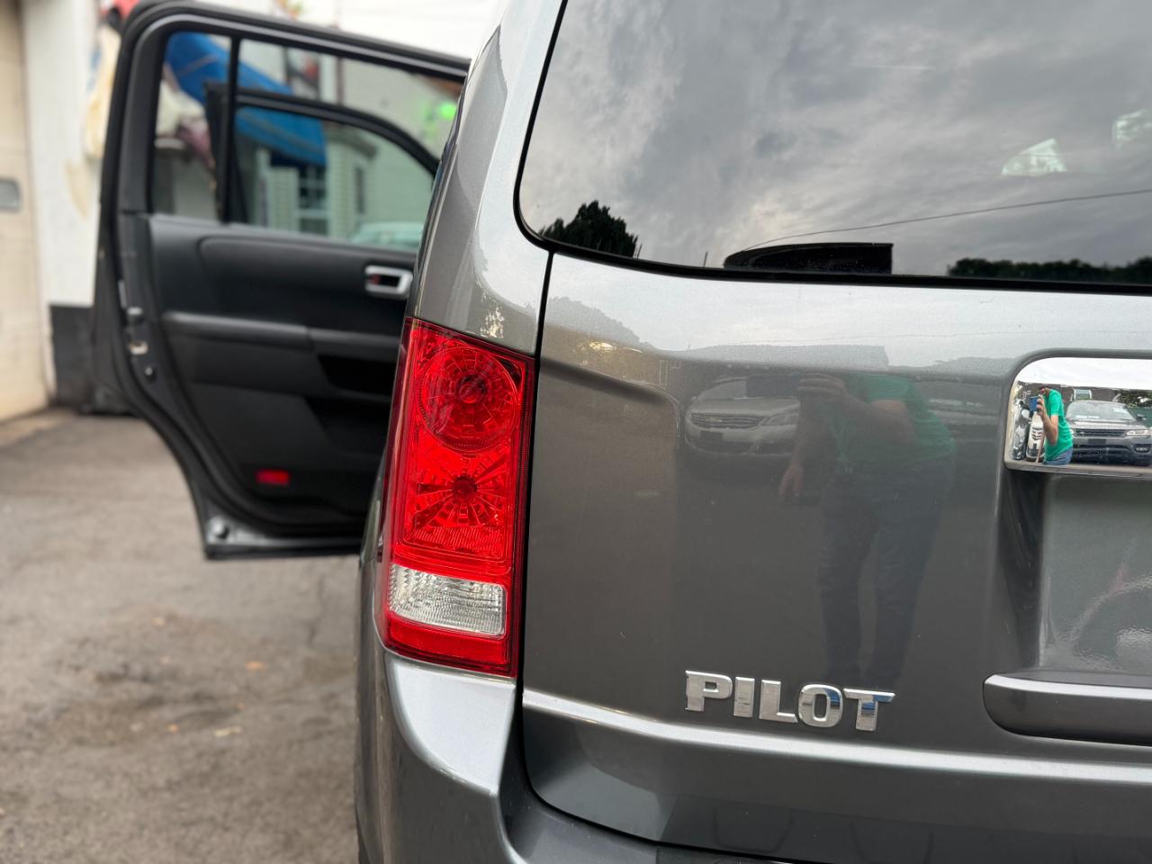 Honda Pilot EX-L 4WD 5-Spd AT with Navigation 2012