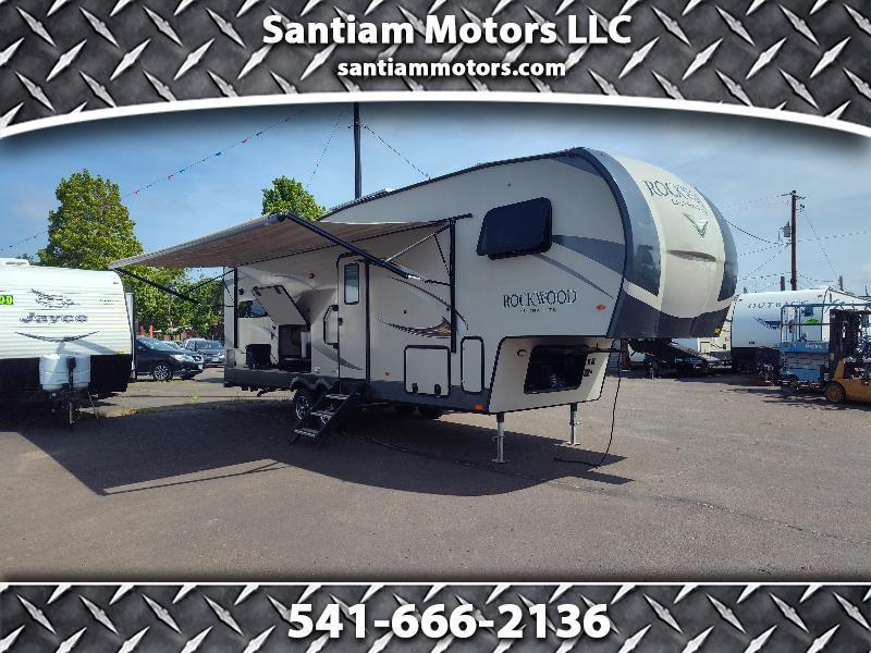 2019 Forest River Rockwood Ultra lite 