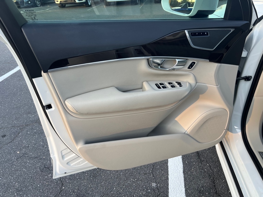 Volvo XC90  2019 Volvo XC90  2019