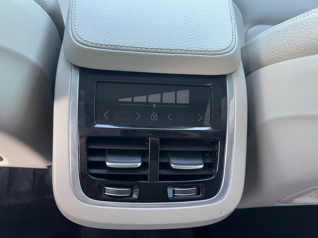 Volvo XC90  2019 Volvo XC90  2019