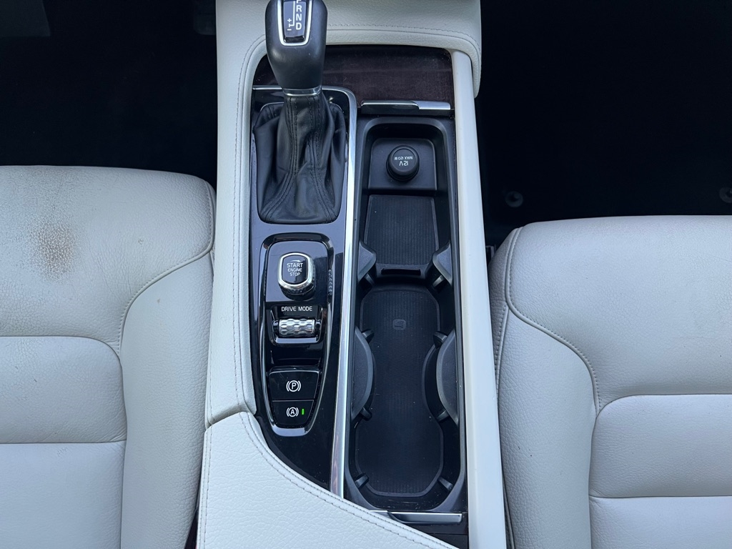 Volvo XC90  2019 Volvo XC90  2019