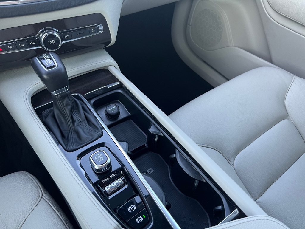 Volvo XC90  2019 Volvo XC90  2019