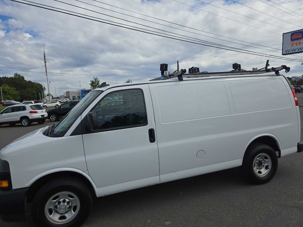 2018 Chevrolet Express Cargo photo 3