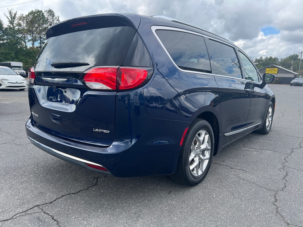 2018 Chrysler Pacifica Limited photo 4