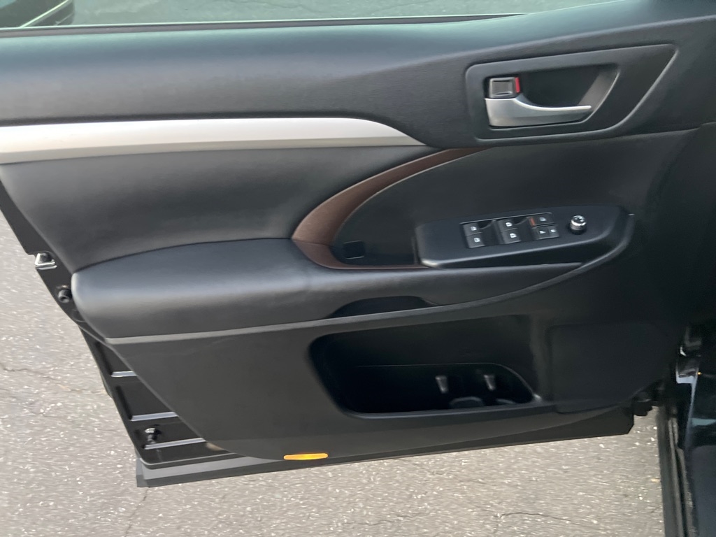 Toyota Highlander  2017 Toyota Highlander  2017