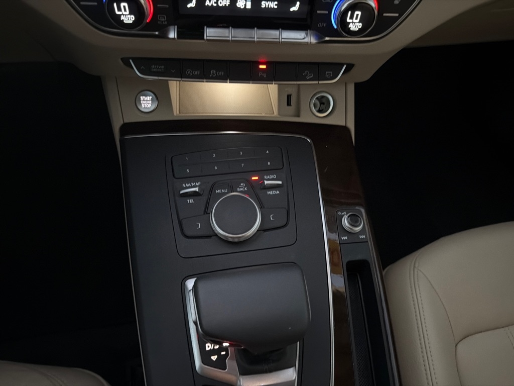 Audi Q5  2020 Audi Q5  2020