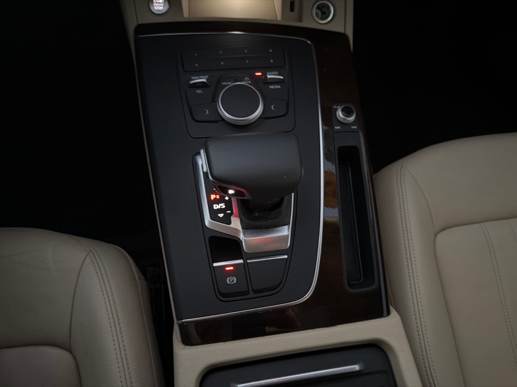 Audi Q5  2020 Audi Q5  2020