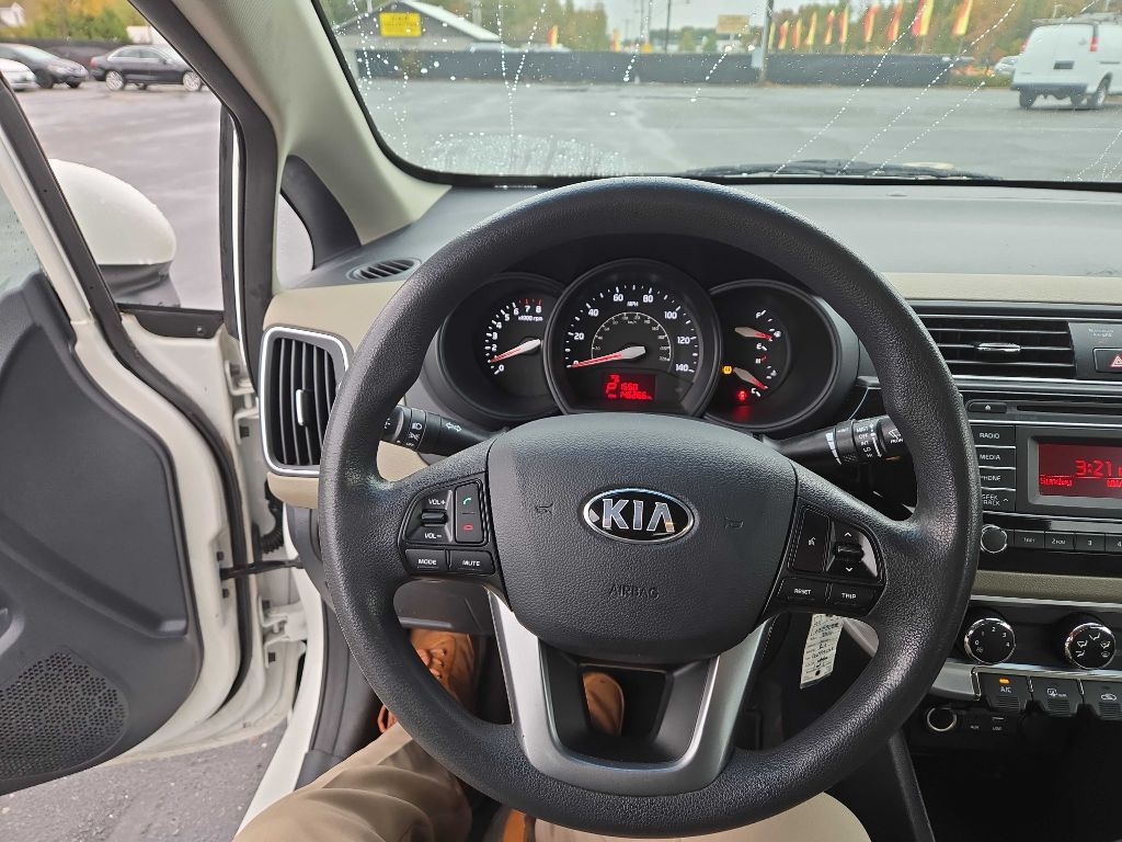 Kia Rio  2016 Kia Rio  2016