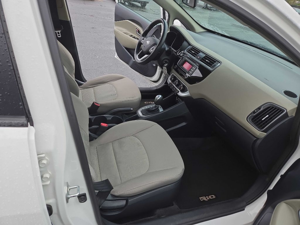 Kia Rio  2016 Kia Rio  2016