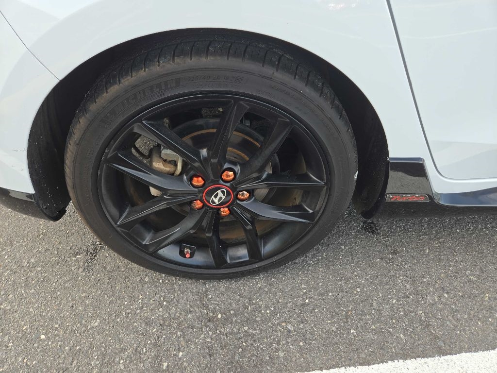 Hyundai Veloster  2020