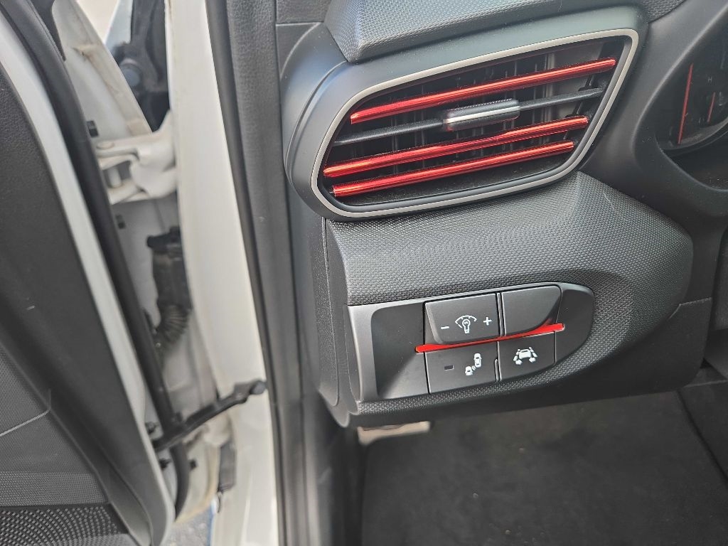 Hyundai Veloster  2020