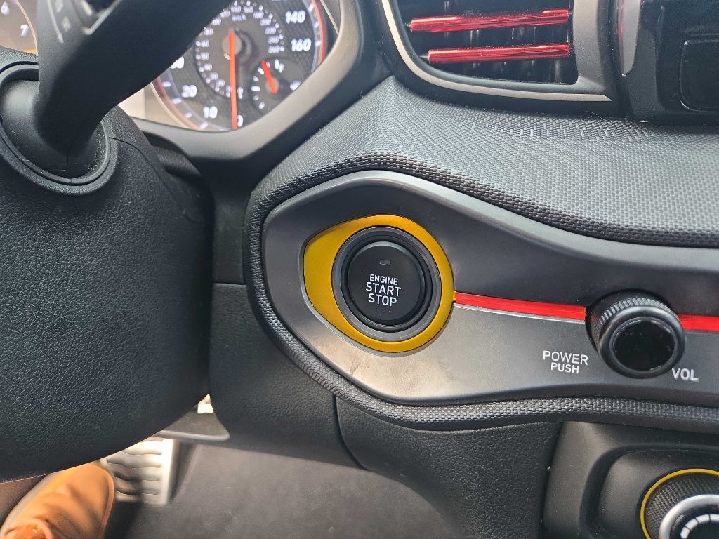 Hyundai Veloster  2020