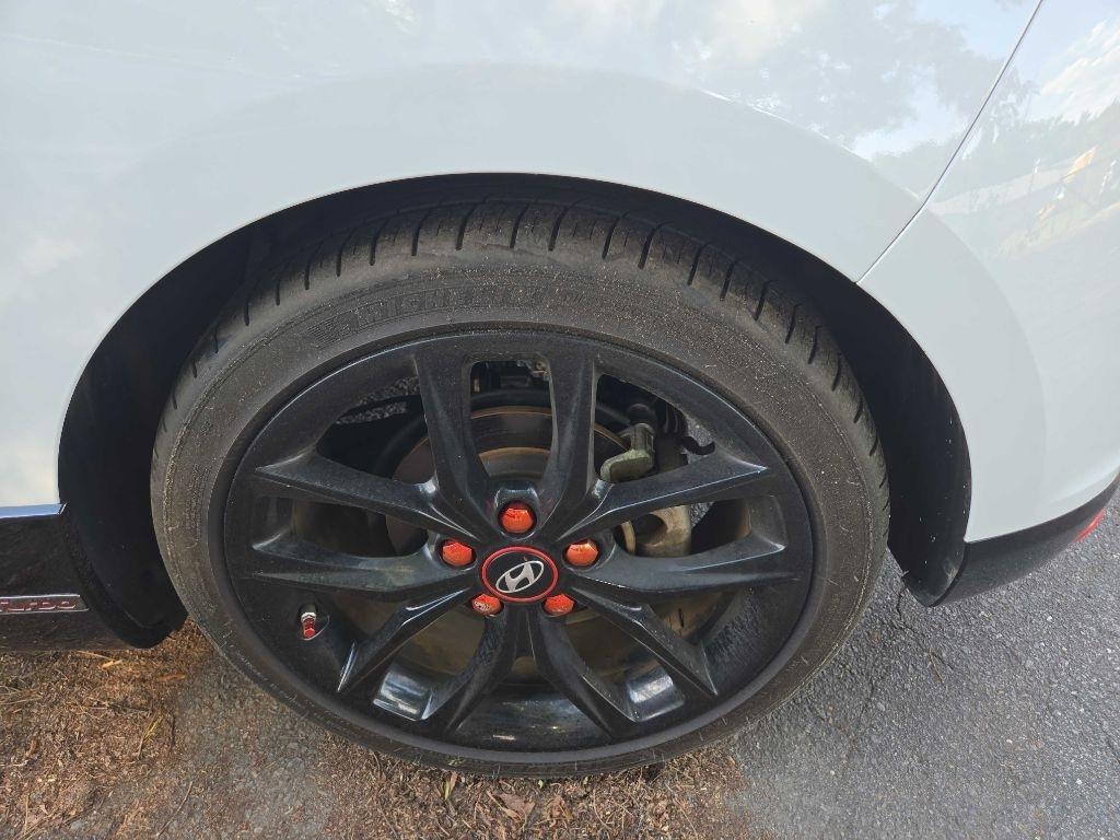 Hyundai Veloster  2020