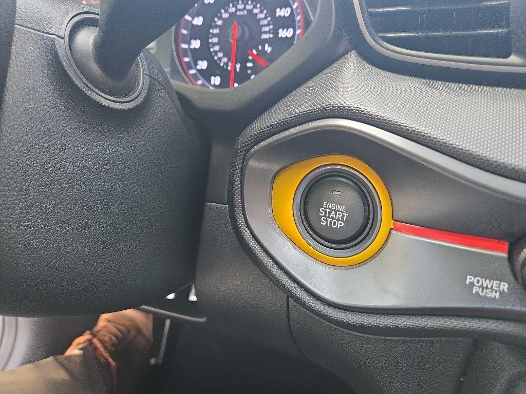 Hyundai Veloster  2020