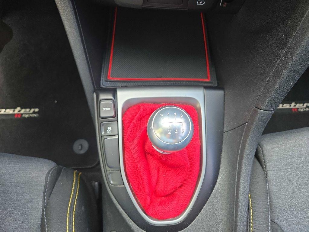 Hyundai Veloster  2020