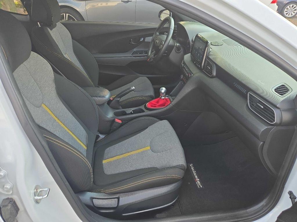 Hyundai Veloster  2020