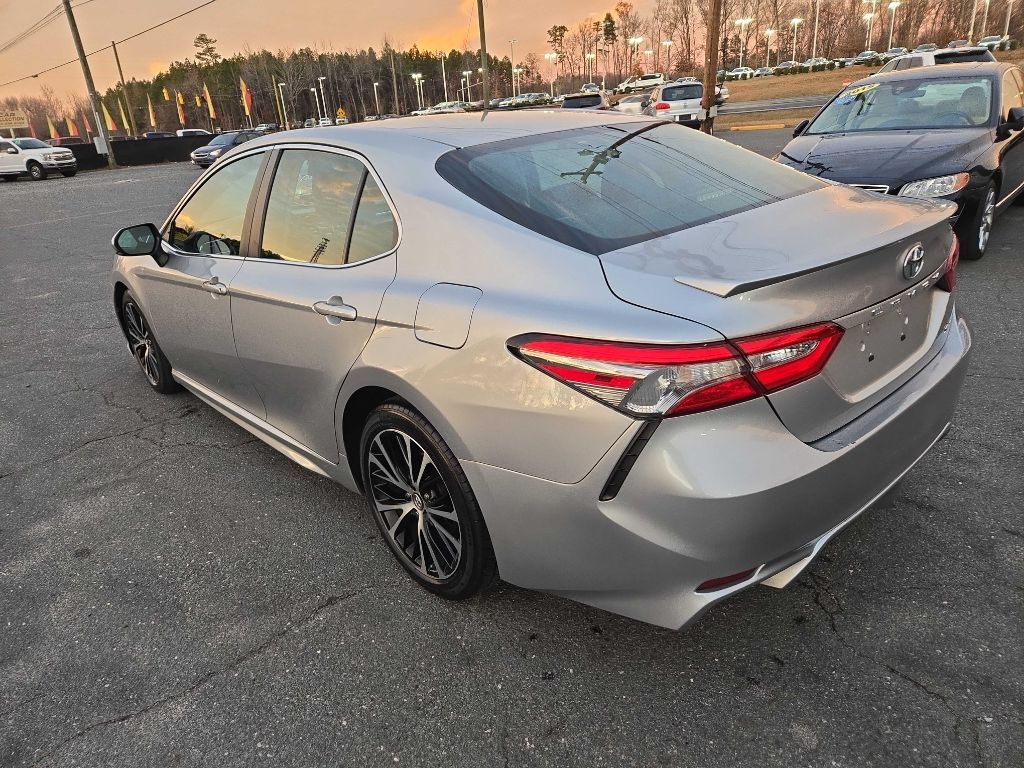 Toyota Camry  2018
