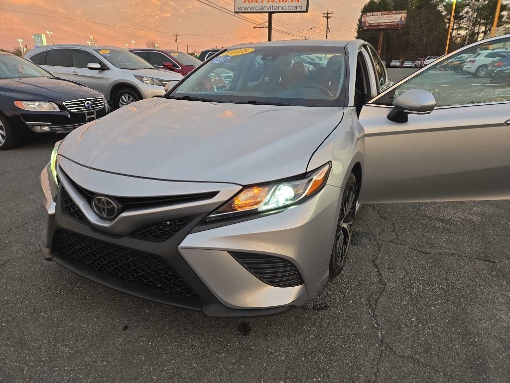 Toyota Camry  2018