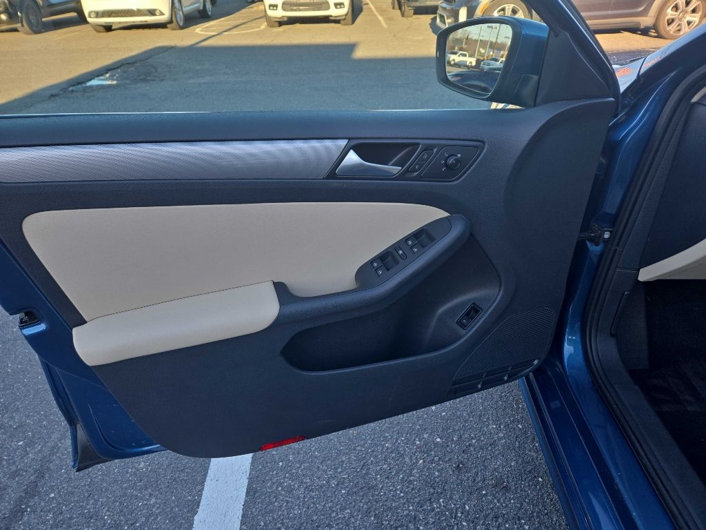 Volkswagen Jetta  2017