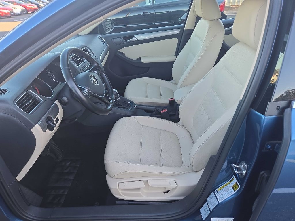 Volkswagen Jetta  2017