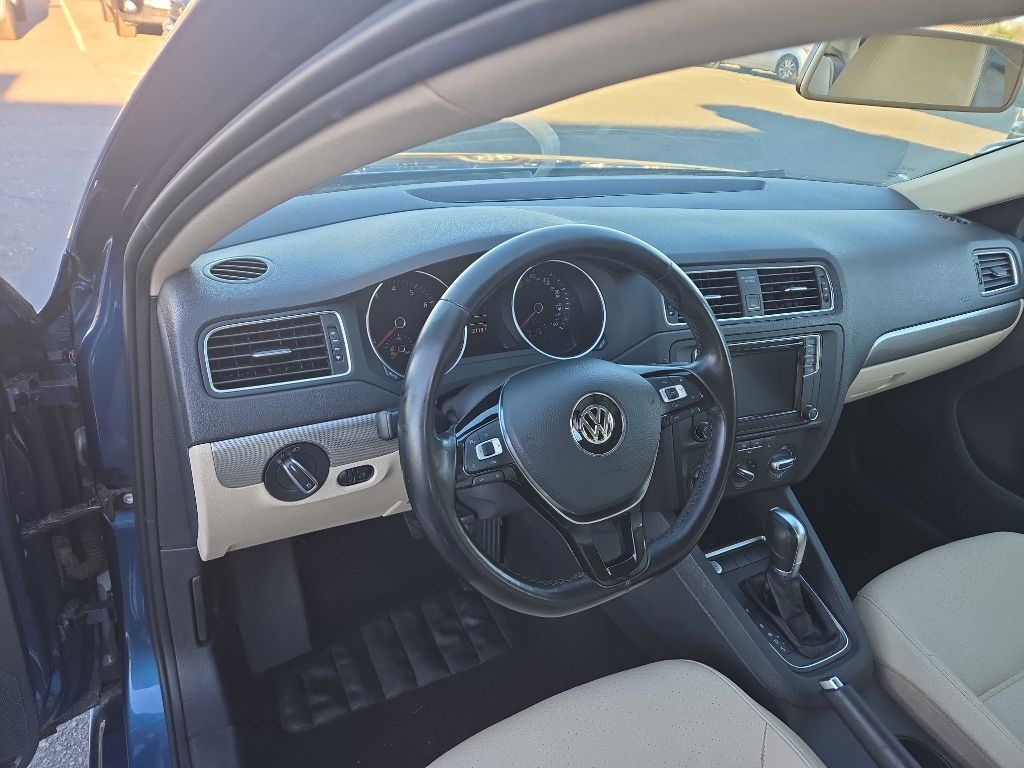 Volkswagen Jetta  2017