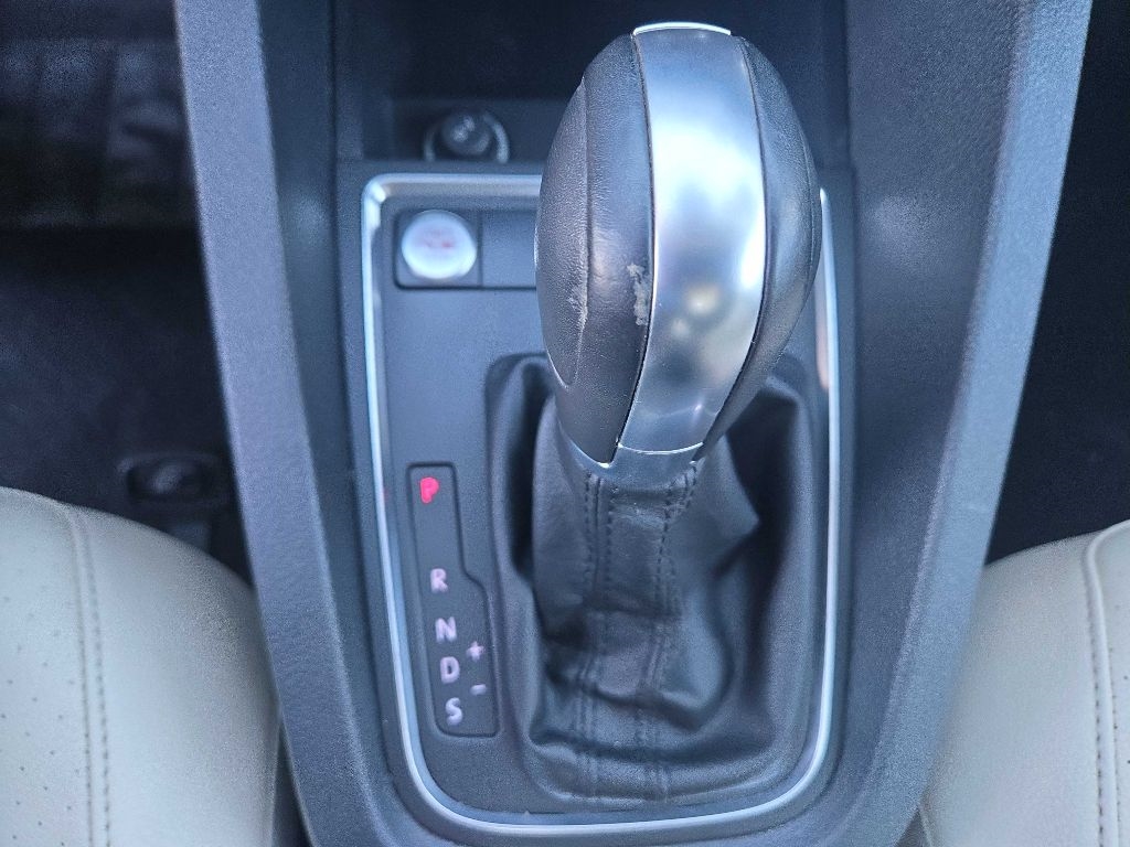 Volkswagen Jetta  2017