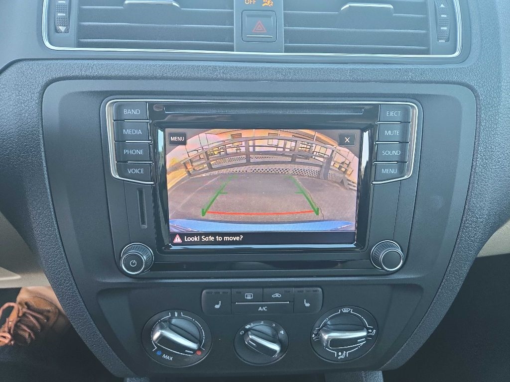 Volkswagen Jetta  2017