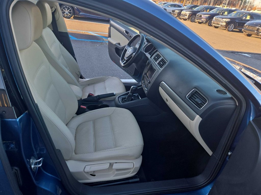 Volkswagen Jetta  2017