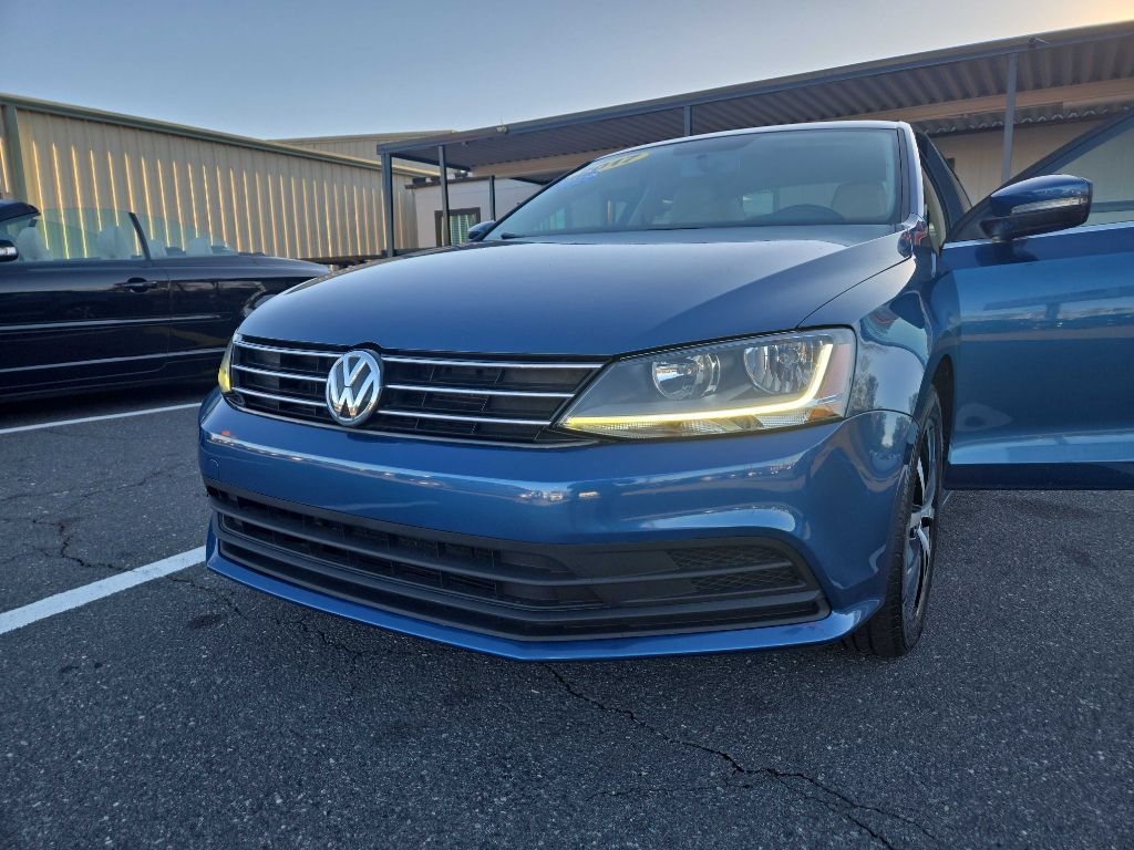 Volkswagen Jetta  2017