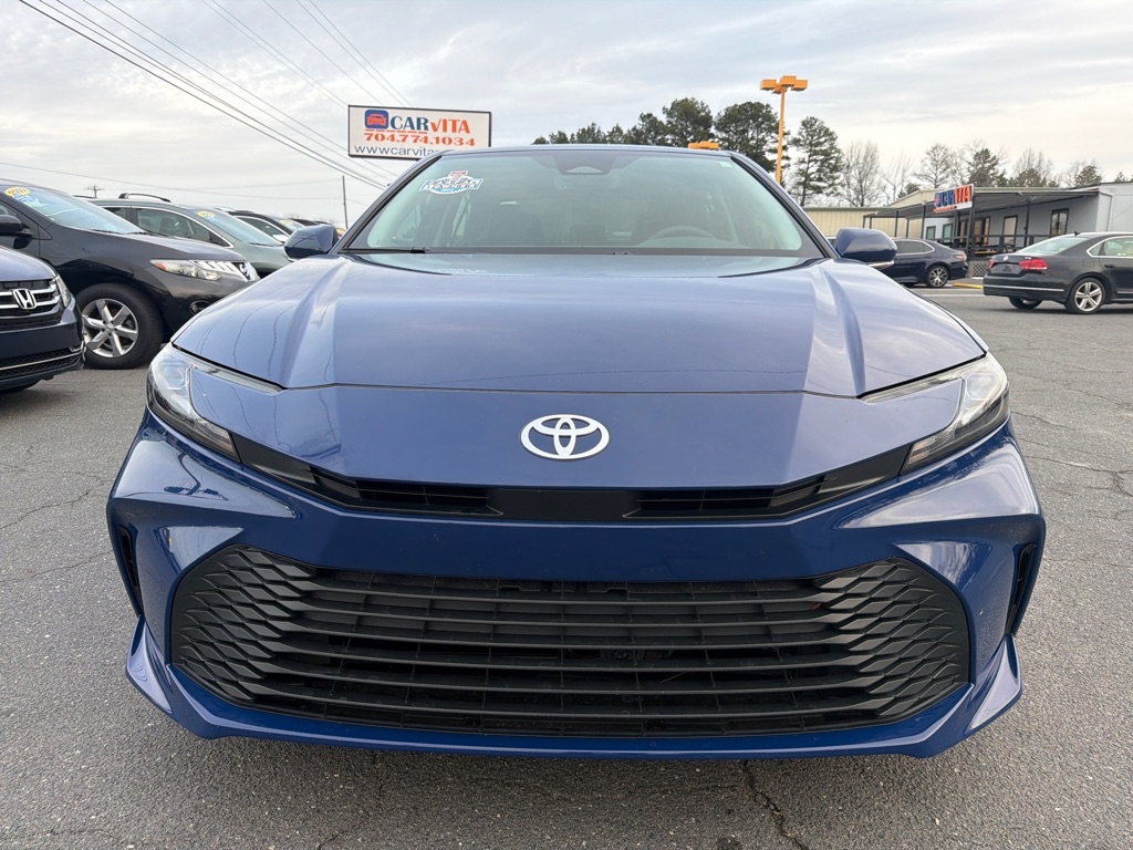 Toyota Camry Hybrid  2025