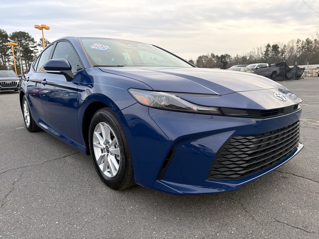 Toyota Camry Hybrid  2025
