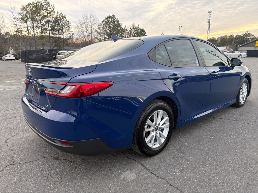 Toyota Camry Hybrid  2025