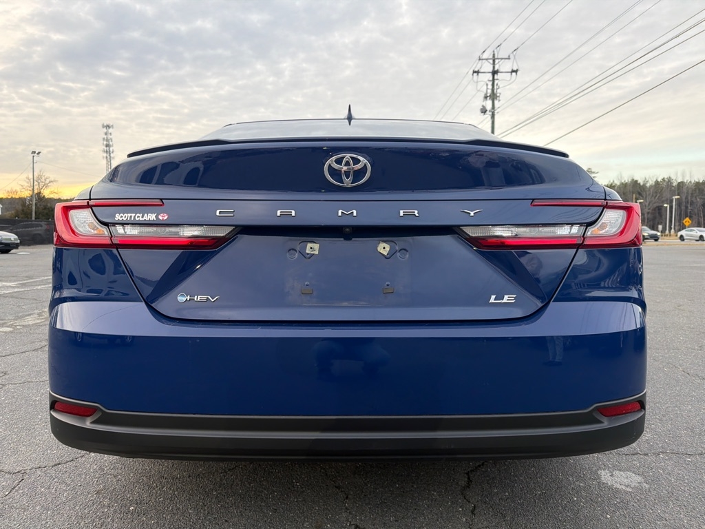 Toyota Camry Hybrid  2025