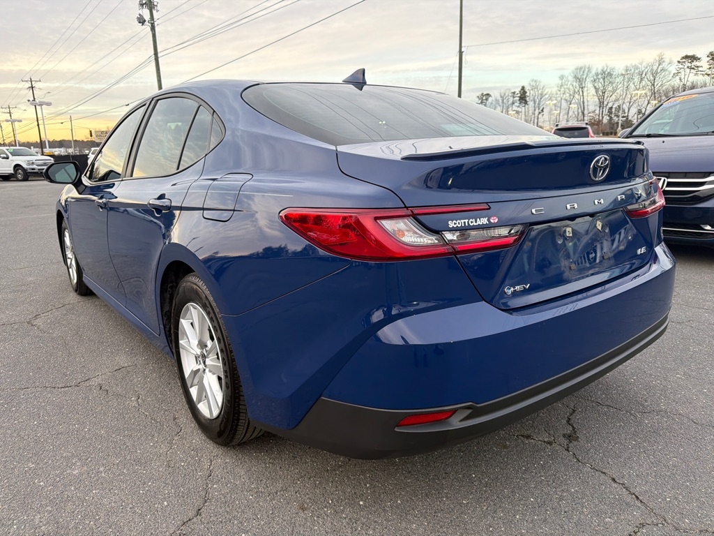 Toyota Camry Hybrid  2025