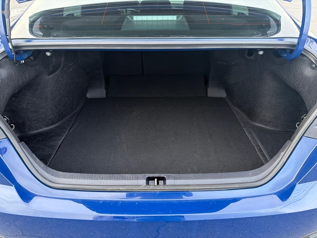 Toyota Camry Hybrid  2025