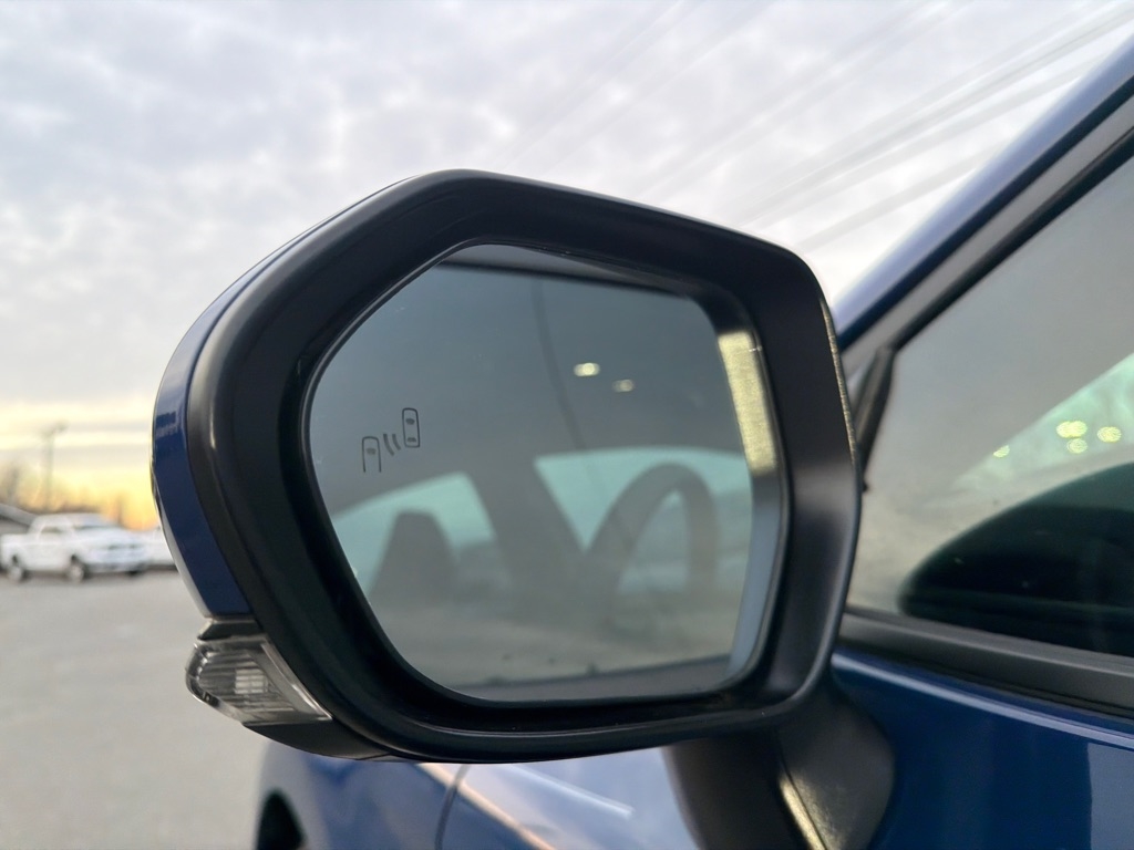 Toyota Camry Hybrid  2025