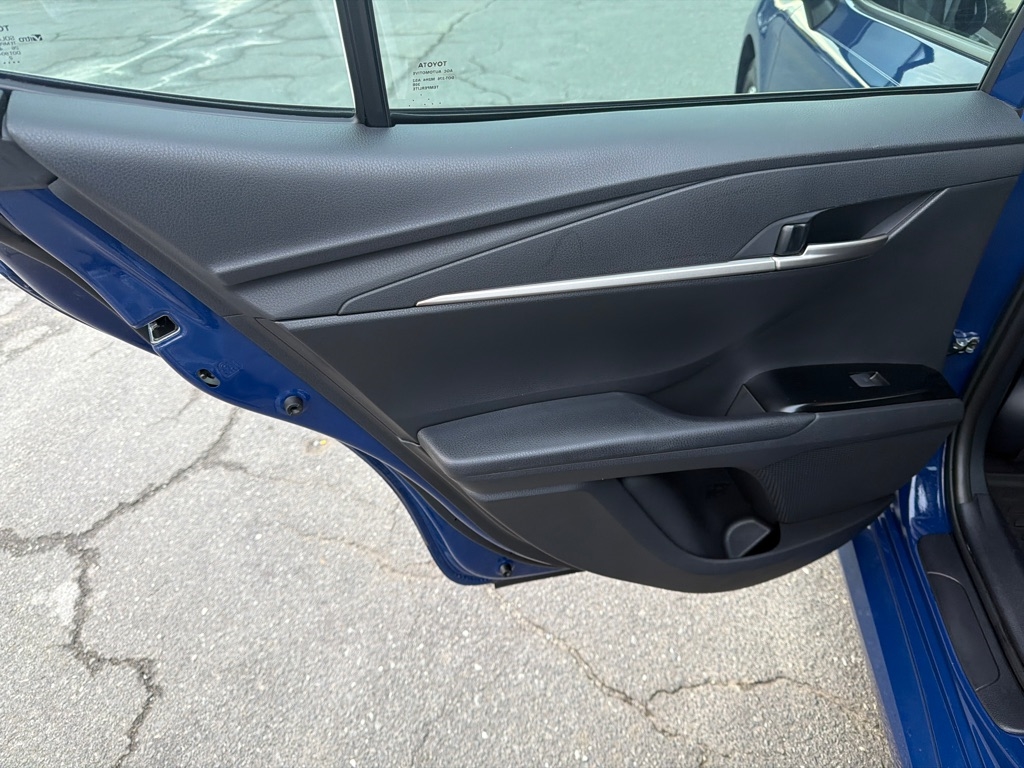 Toyota Camry Hybrid  2025