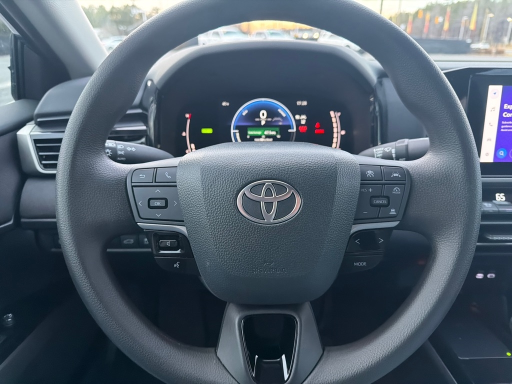 Toyota Camry Hybrid  2025