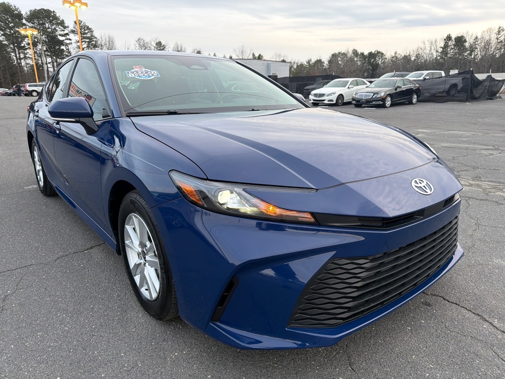 Toyota Camry Hybrid  2025